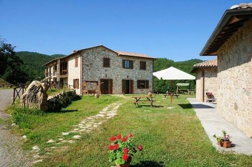 Passignano Sul Trasimeno Apartment Sleeps 4 Pool