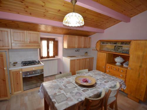 Modern Apartment In Petrella Guidi With Garden