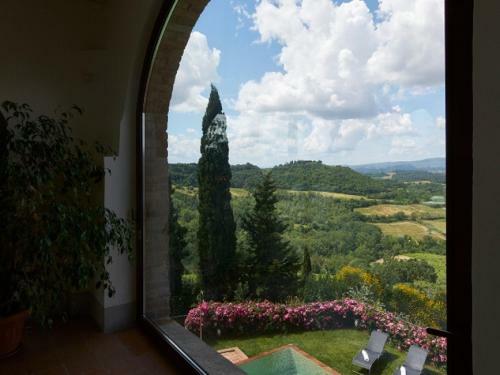 Petrognano Villa Sleeps 16 Pool Air Con Wifi