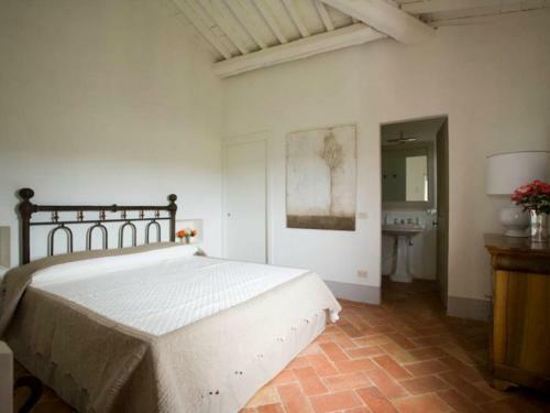Petrognano Villa Sleeps 16 Pool Air Con Wifi