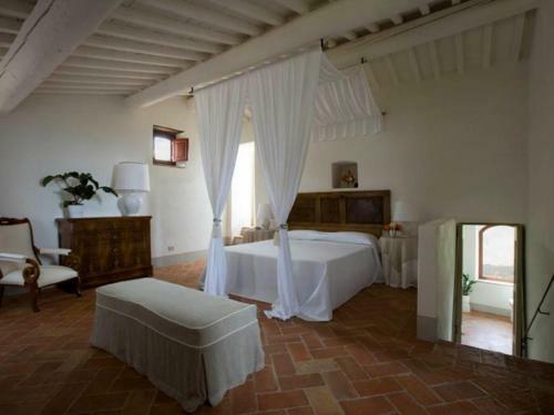 Petrognano Villa Sleeps 16 Pool Air Con Wifi