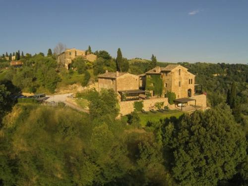 Petrognano Villa Sleeps 16 Pool Air Con Wifi