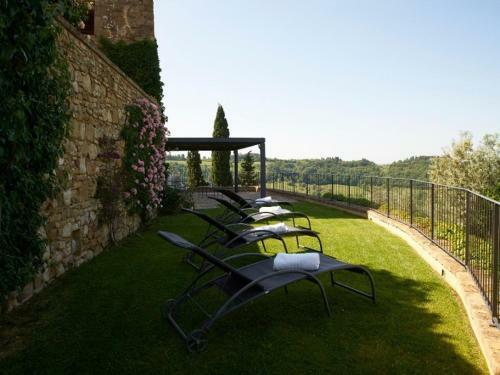 Petrognano Villa Sleeps 16 Pool Air Con Wifi