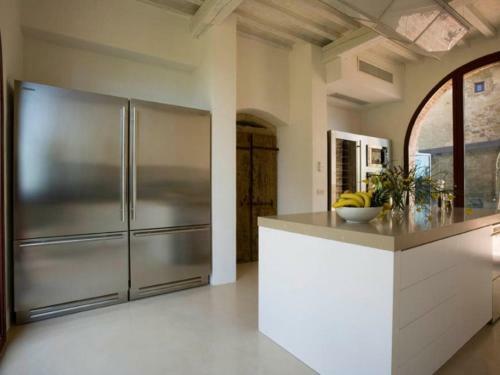 Petrognano Villa Sleeps 16 Pool Air Con Wifi