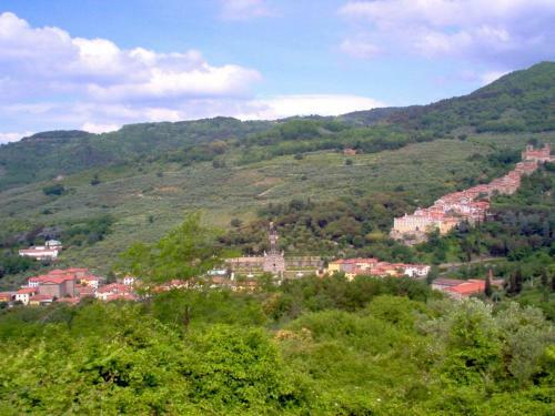 Charming Cottage In Petrognano With Swimming Pool