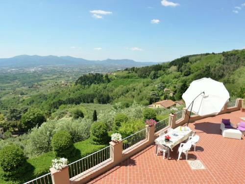 Charming Cottage In Petrognano With Swimming Pool
