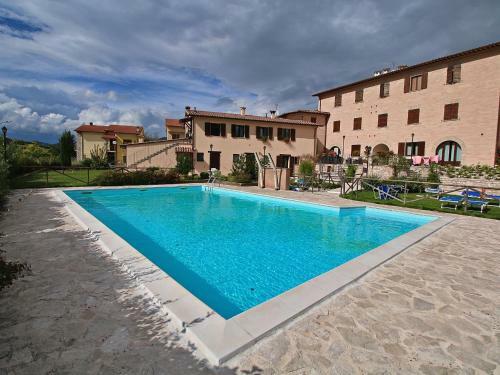 Magnific Holiday Home In Piobbico Marche With Pool
