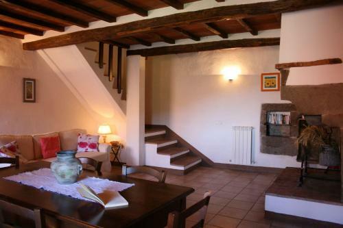 Piegaio Basso Villa Sleeps 16 Pool Wifi