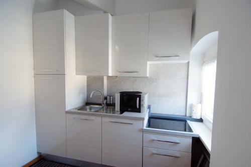 White Residence Apartment