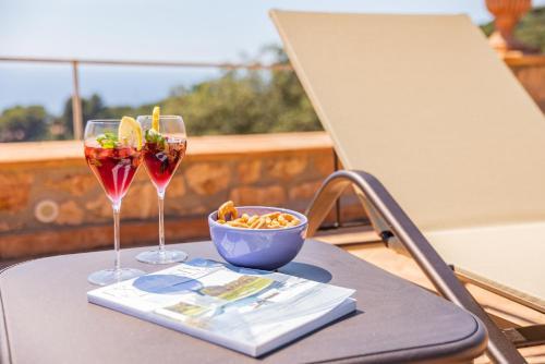 Cala Piccola Villa Sleeps 13 Pool Wifi T763419