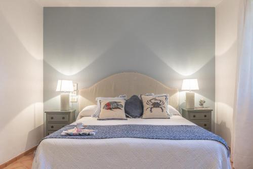 Cala Piccola Villa Sleeps 13 Pool Wifi T763419