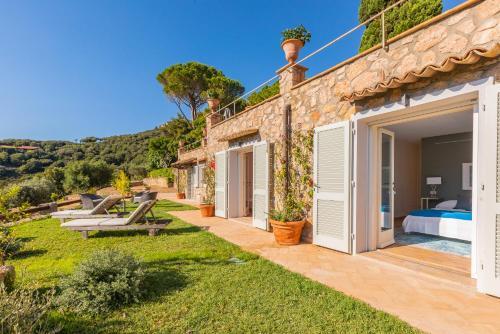 Cala Piccola Villa Sleeps 13 Pool Wifi T763419