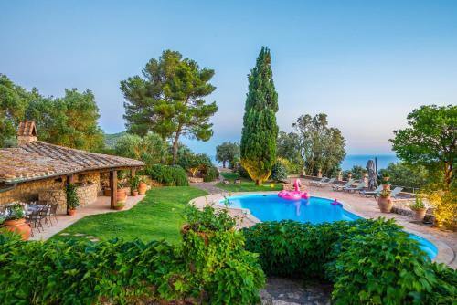 Cala Piccola Villa Sleeps 13 Pool Wifi T763419