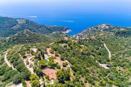 Cala Piccola Villa Sleeps 13 Pool Wifi T763419