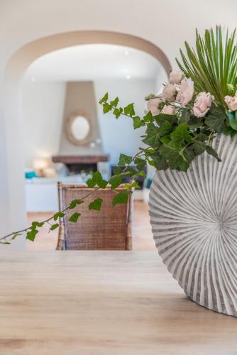 Cala Piccola Villa Sleeps 13 Pool Wifi T763419