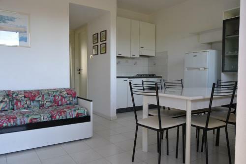 Roberta Apartment
