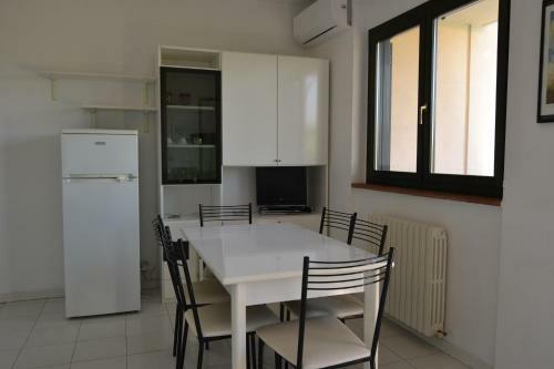 Roberta Apartment