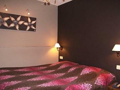 Hotel Logis Hostellerie De La Claire Fontaine