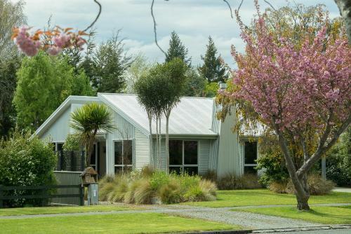Fiordland Lakeview Motel And Apartments