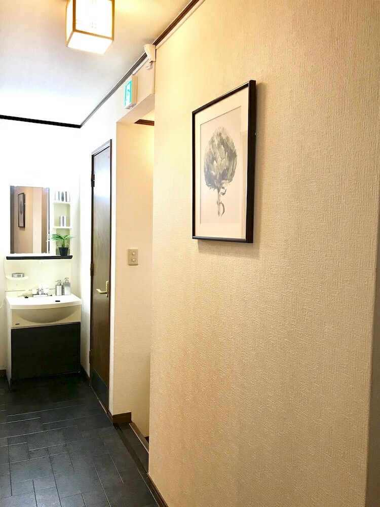 Tengachaya House