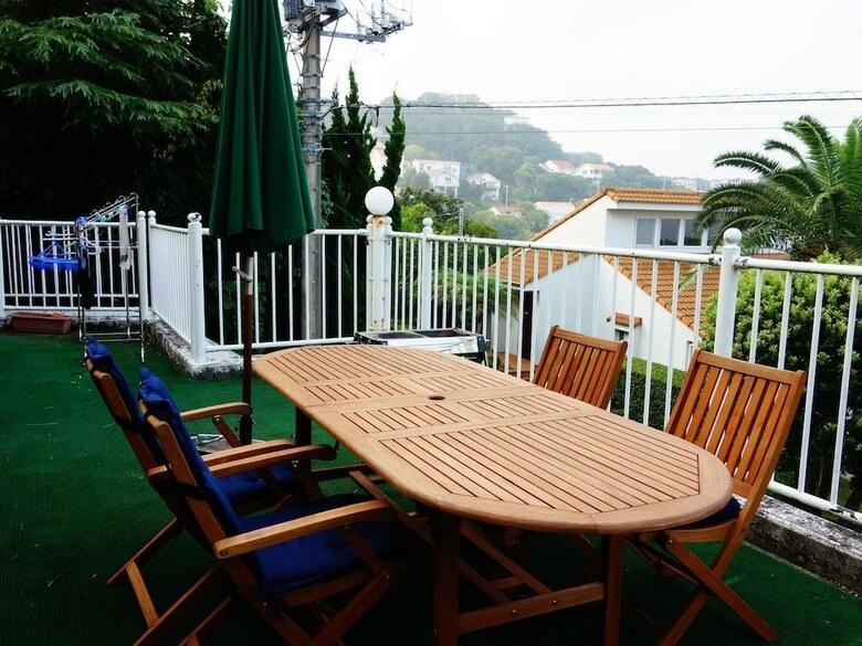 Hostal Goishigahama House
