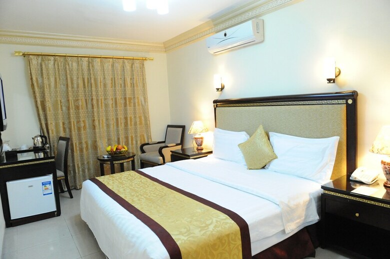 Cedar Hotel