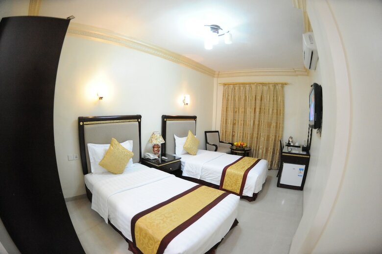 Cedar Hotel