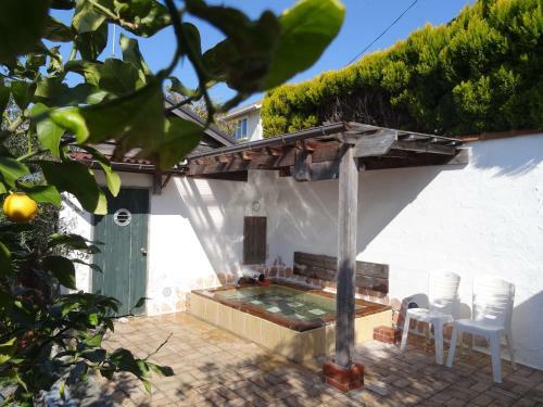 Hostal Hillside Inn Sirocco