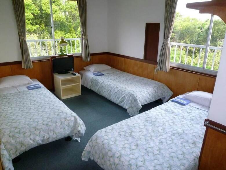 Hostal Pension Flora
