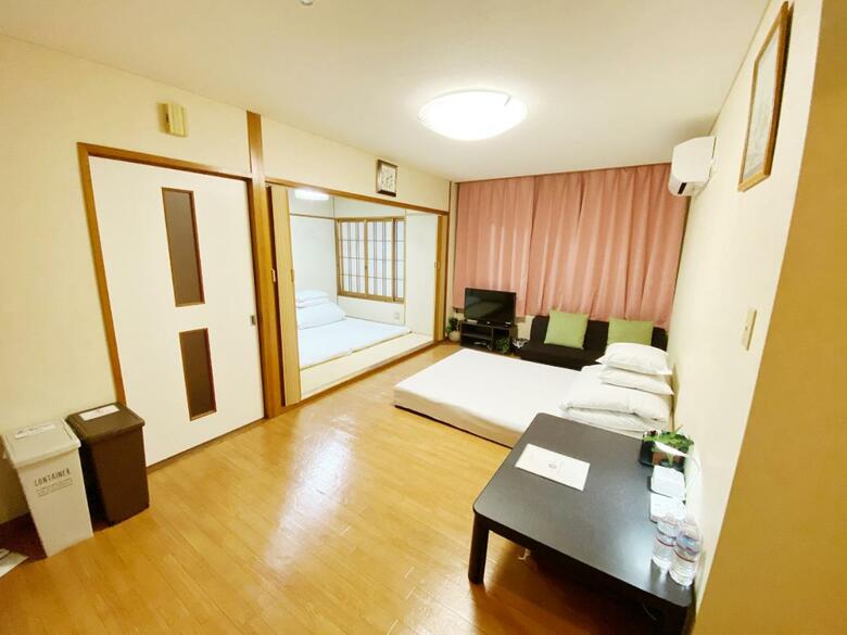 Hostal Guest House 017 Reina
