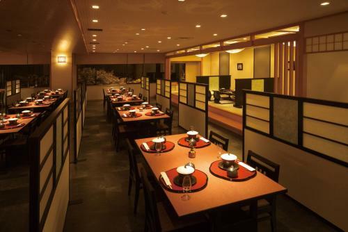 Royal Hotel Yamanaka Onsen Kajikaso