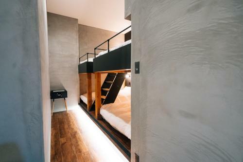 Mizuka Nakasu 1 - Unmanned Hotel