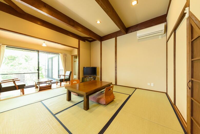 Yufuin Onsen Tsukanoma