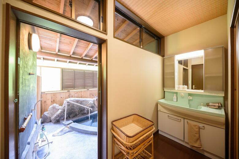 Yufuin Onsen Tsukanoma