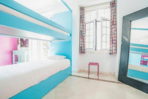 Blue Boutique Hostel & Suites