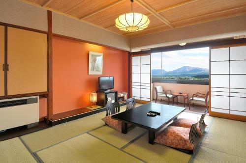 Aso Plaza Hotel