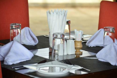 Hotel Cranes Suites