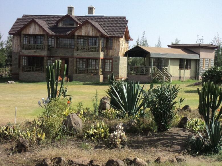 Hostal Sangare Gardens