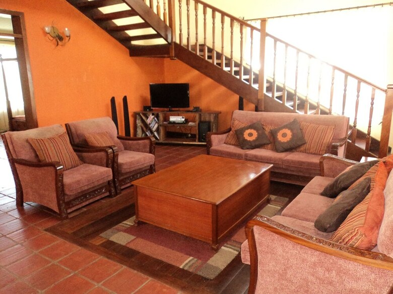 Hostal Sangare Gardens