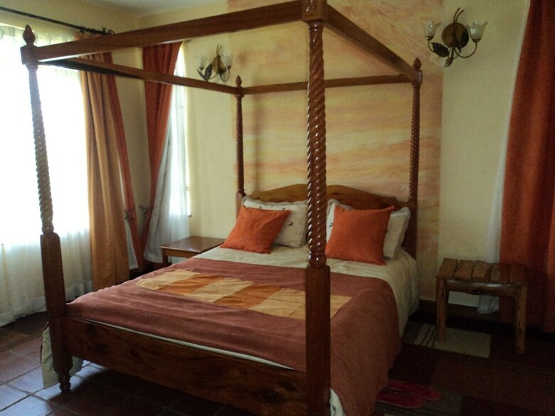 Hostal Sangare Gardens