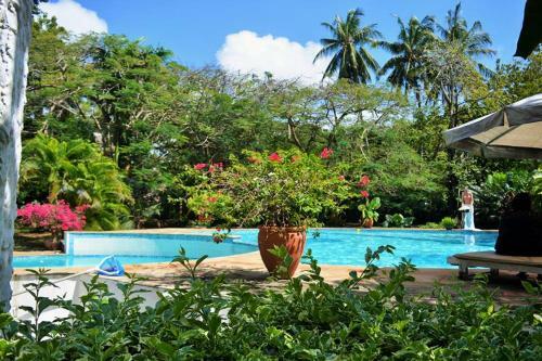 Wawa Creekside Villa