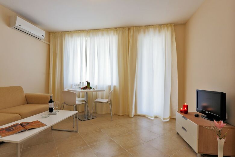 Emberli Aparthotel