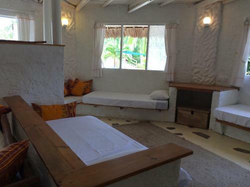 Hotel On-the-beach Backpackers