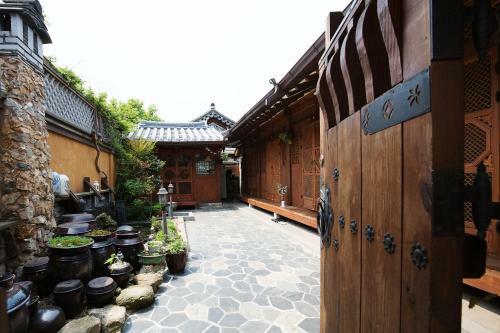 Hostal Dadeul Guesthouse