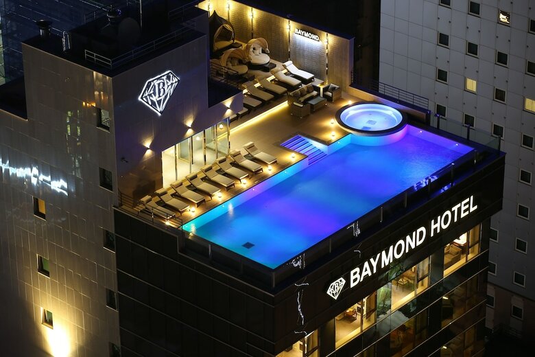 Baymond Hotel