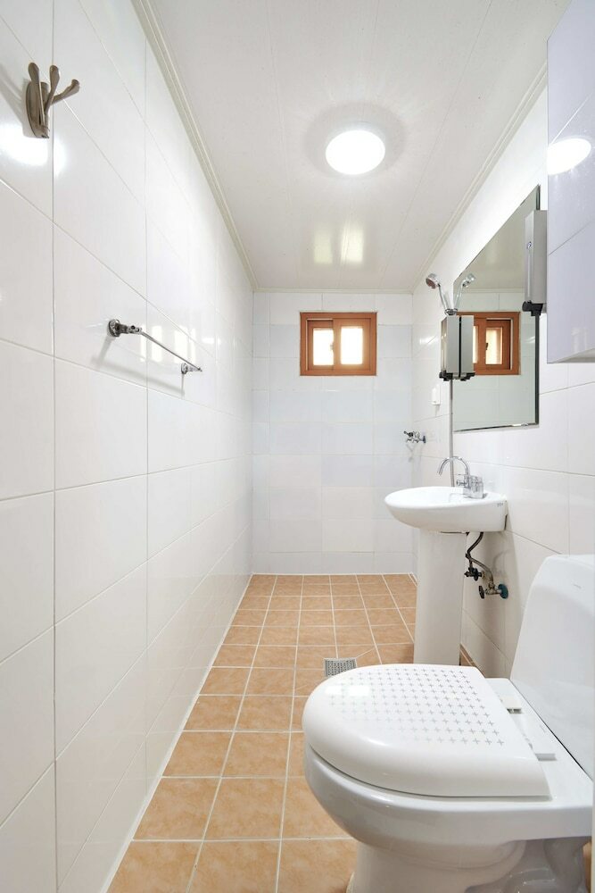 Hostal Jun Guesthouse