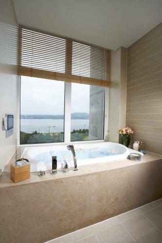 Hotel Phoenix Seopjikoji