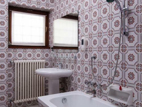Independent Villa In Santa Maria Della Versa With Pool