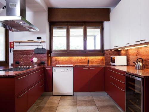 Independent Villa In Santa Maria Della Versa With Pool