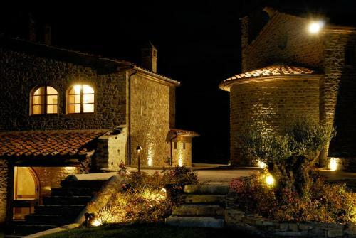 Battifolle-ruscello-poggiola Villa Sleeps 8 Pool